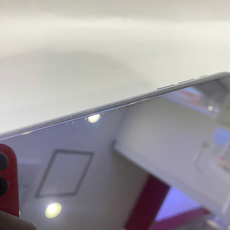 iPhone 11 Pro Max 512GB Xanh Lá  98% pin 86% Máy đã trả hết tiền mạng dùng như Quốc tế Apple (Đốm 1x, xước màn) - HH9068