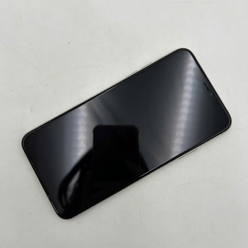 iPhone 11 Pro Max 64GB Bạc 98% pin 100% Máy đã trả hết tiền mạng dùng như Quốc tế Apple (Đã thay pin - Xước viền) - HH2676