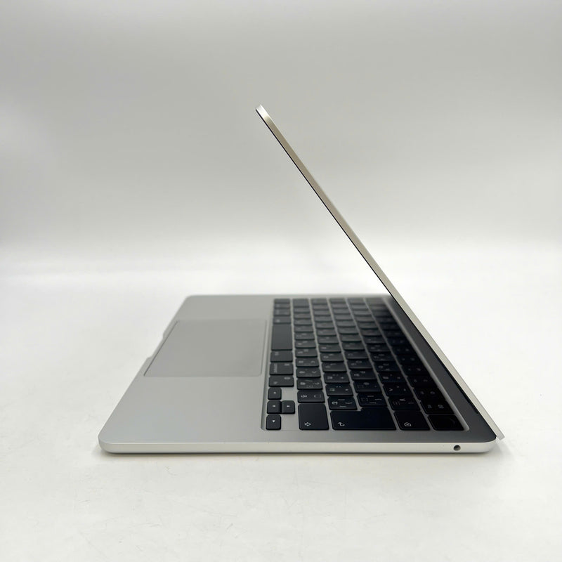 Macbook Air 2022 13.6in Bạc Apple M2/RAM 16GB/SSD 256GB 99% pin 100% sạc 10 lần BPTN
