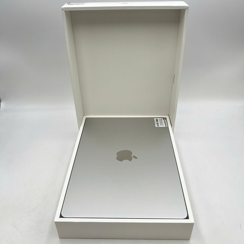 Macbook Air 2022 13.6in Bạc Apple M2/ RAM 8GB/ SSD 256GB 99% pin 100% sạc 42 lần BPTN FB