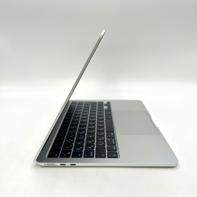Macbook Air 2022 13.6in Bạc Apple M2/ RAM 8GB/ SSD 256GB 99% pin 100% sạc 42 lần BPTN FB