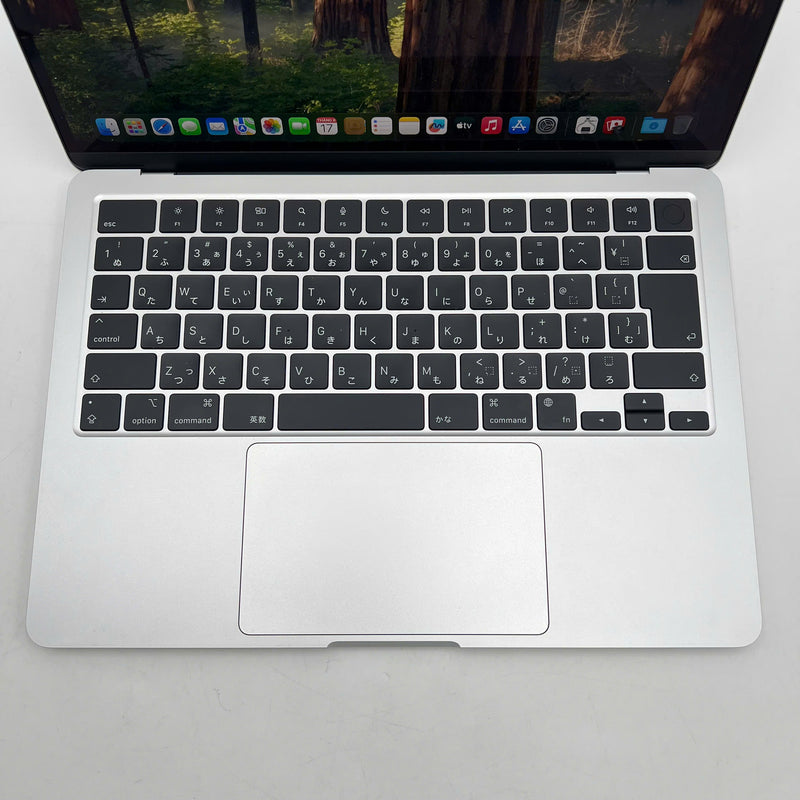 Macbook Air 2022 13.6in Bạc Apple M2/ RAM 8GB/ SSD 256GB 99% pin 100% sạc 42 lần BPTN FB