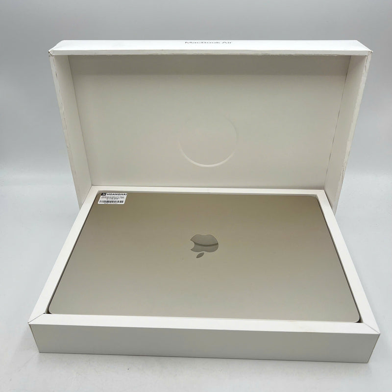 Macbook Air 2024 15.3in Bạc Apple M3/ RAM 16GB/ SSD 256GB 99% pin 100% sạc 12 lần BPTN