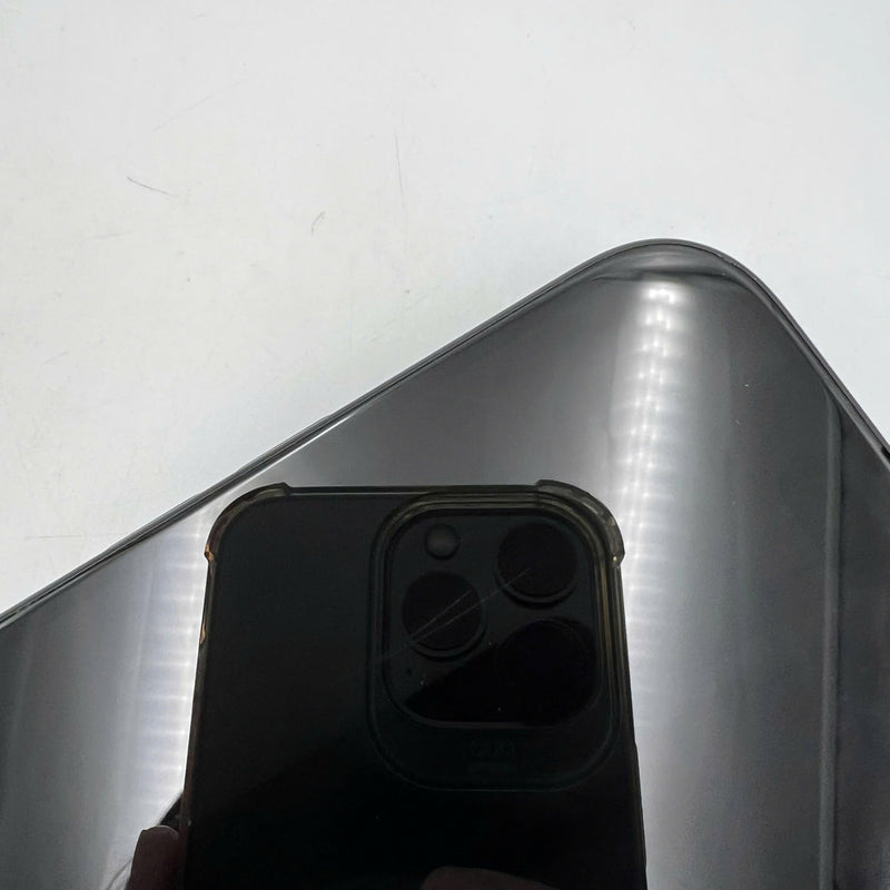 iPhone 15 256GB Đen 98% pin 90% Quốc tế Apple (Màn LKCH, màn xước, viền xước, viền cam xước) - HH2774