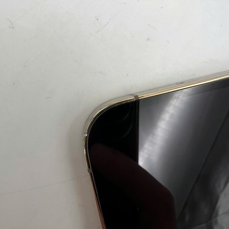 iPhone 12 Pro 256GB Vàng 98% pin 100% Máy đã trả hết tiền mạng dùng như Quốc tế Apple (Đã thay pin, đốm 1x, sứt viền) - HH7337