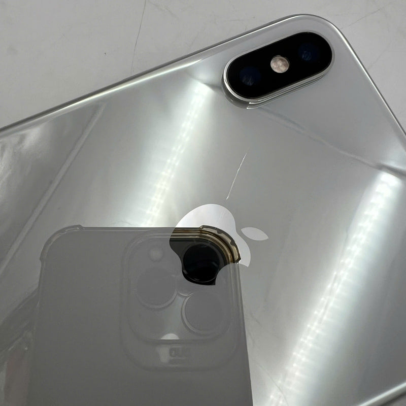 iPhone XS Max 64GB Bạc 98% pin 100% Máy đã trả hết tiền mạng dùng như Quốc tế Apple (đốm 1x, viền xước,viền lưng xước,ĐTP) - HH9365