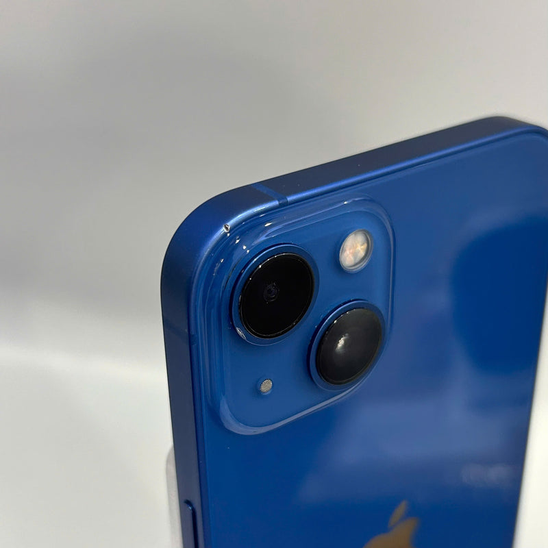iPhone 13 128GB Xanh Dương 98% pin 87% Máy đã trả hết tiền mạng dùng như Quốc tế Apple (xước viền cam, xước sơn viền) - HH2175