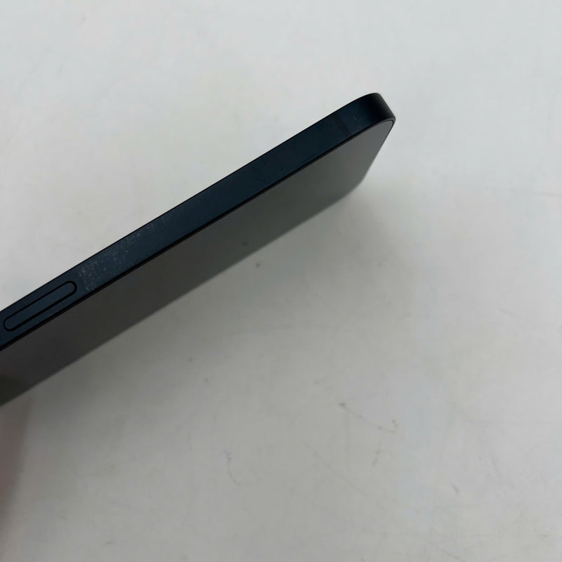 iPhone 13 128GB Đen 98% pin 85% Máy đã trả hết tiền mạng dùng như Quốc tế Apple (viền cam xước, ám viền) - HH4561