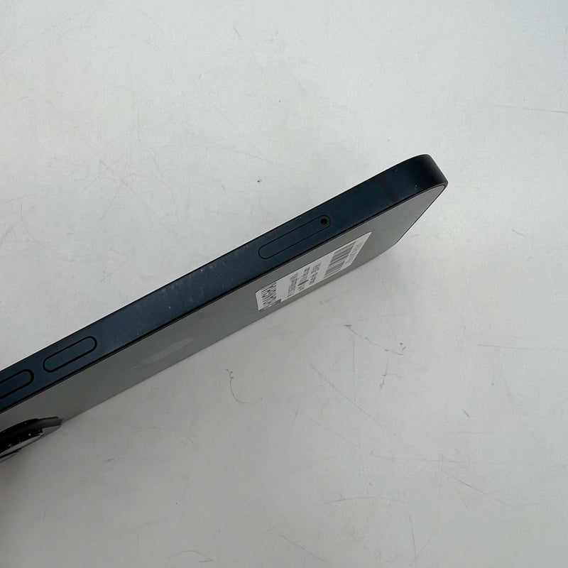 iPhone 13 128GB Đen 98% pin 85% Máy đã trả hết tiền mạng dùng như Quốc tế Apple (viền cam xước, ám viền) - HH4561