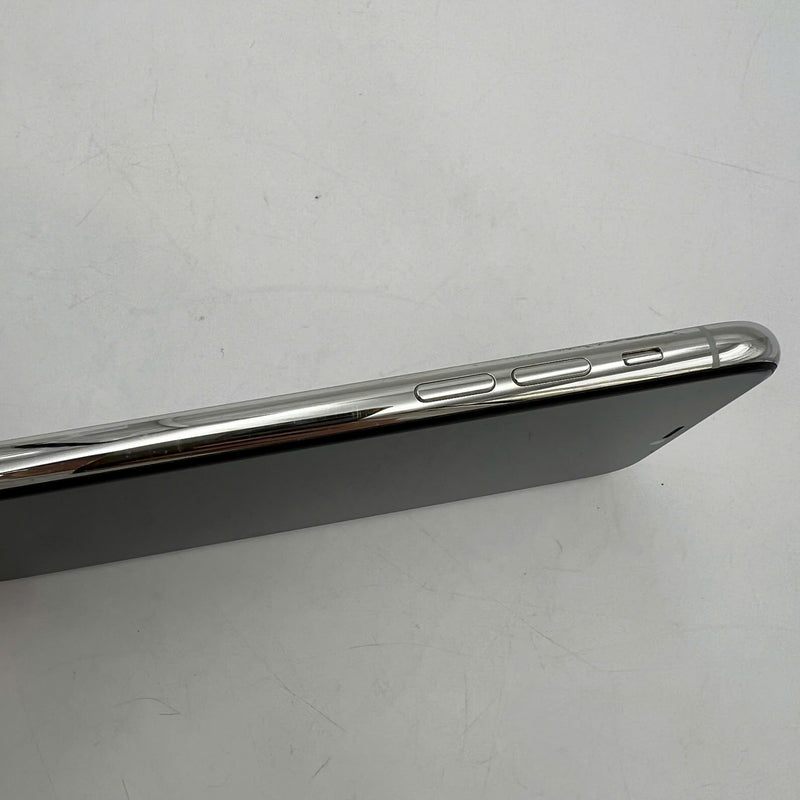 iPhone 11 Pro 256GB Trắng 98% pin 100% Máy đã trả hết tiền mạng dùng như Quốc tế Apple (Đã thay pin - viền xước) - HH0141