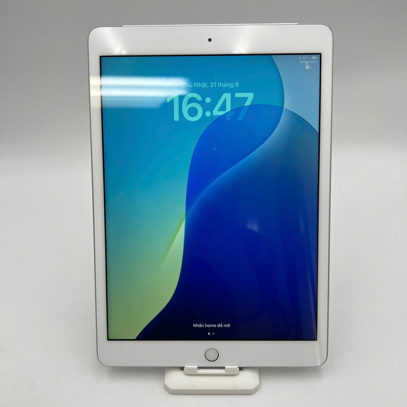 iPad Gen 8 2020 10.2in 32GB Silver 4G + Wifi 98% pin 100% từ AU ĐBH (sạc 1 lần, chỉ dùng sim VN)