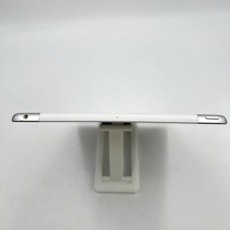 iPad Gen 8 2020 10.2in 32GB Silver 4G + Wifi 98% pin từ 95% từ AU (xước viền, chỉ dùng sim VN)