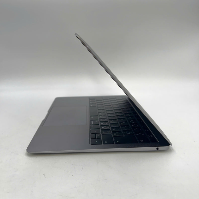 Macbook Air 2019 13.3in Xám Intel Core i5/ RAM 8GB/ SSD 256GB 98% Sạc 23 lần BPTN (Xước viền)