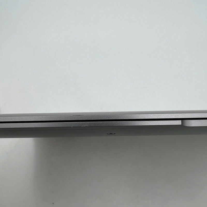 Macbook Air 2019 13.3in Xám Intel Core i5/ RAM 8GB/ SSD 256GB 98% Sạc 23 lần BPTN (Xước viền)