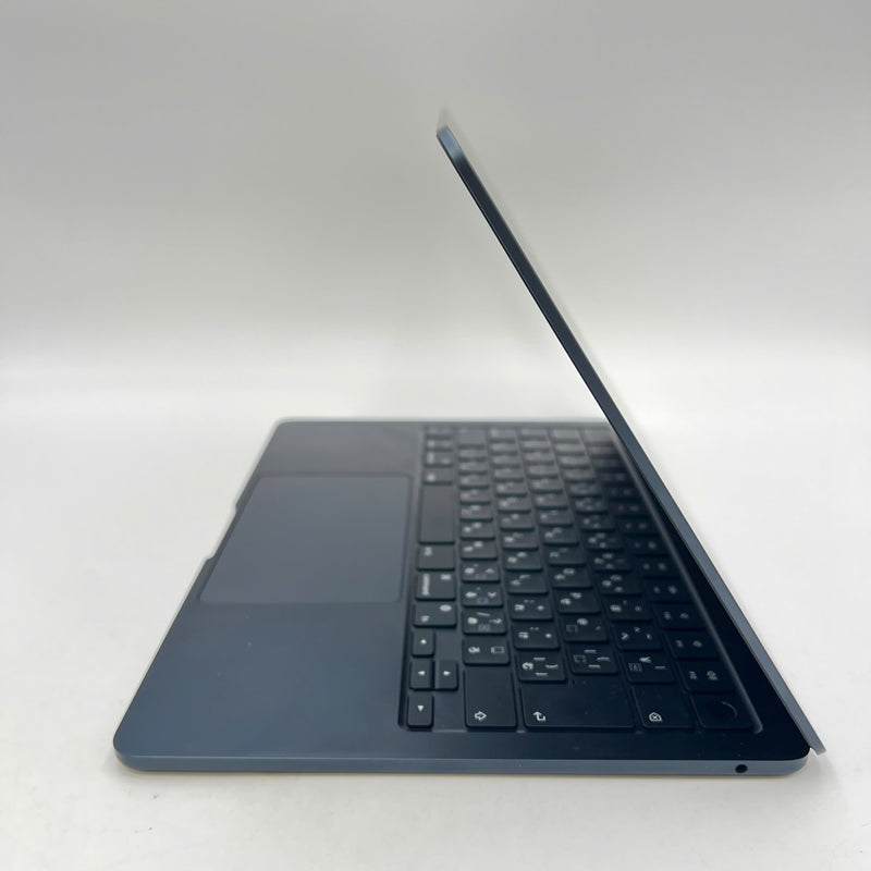 MacBook Air 2022 13.6in Đen Apple M2/ RAM 8GB/ SSD 256GB 98% Sạc 79 lần BPTN