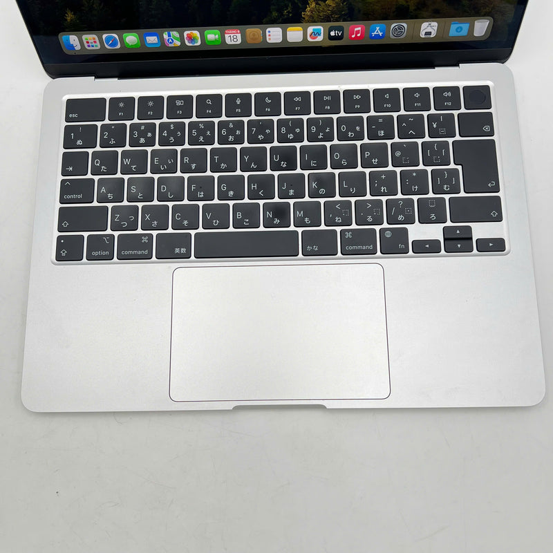Macbook Air 2022 13.6in Bạc Apple M2/ RAM 8GB/ SSD 512GB 98% sạc 30 lần BPTN