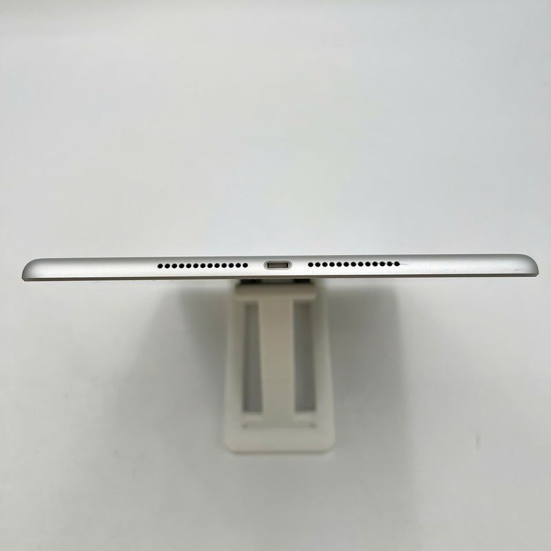 Ipad Gen 5 9.7" 32GB Silver 4G + Wifi 98% pin 93% Từ AU xước viền,chỉ dùng sim AU - HH3932