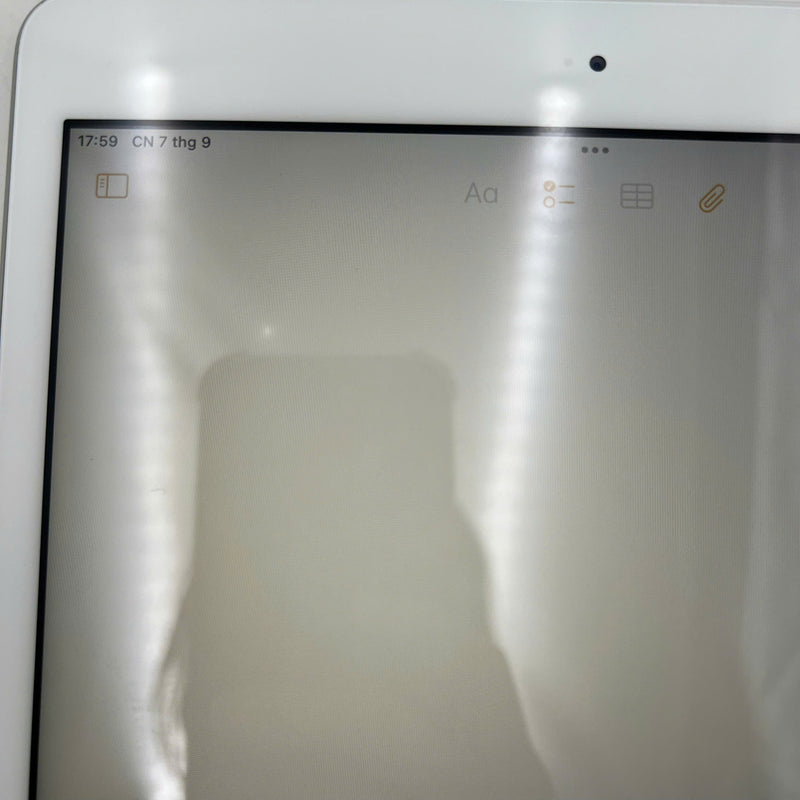 iPad Gen 8 2020 10.2in 32GB Silver 4G + Wifi 98% pin 82% từ AU (màn đốm trắng, bụi màn, chỉ dùng sim VN)
