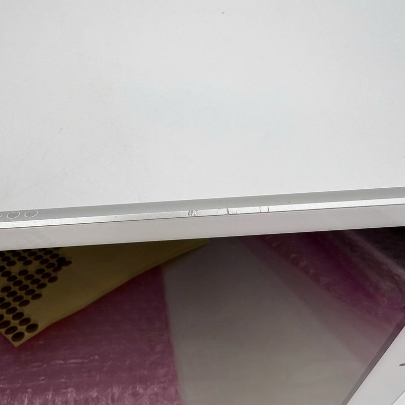 iPad Gen 8 2020 10.2in 32GB Silver 4G + Wifi 98% pin từ 90% từ AU (xước mặt lưng, bụi màn, chỉ dùng sim VN)