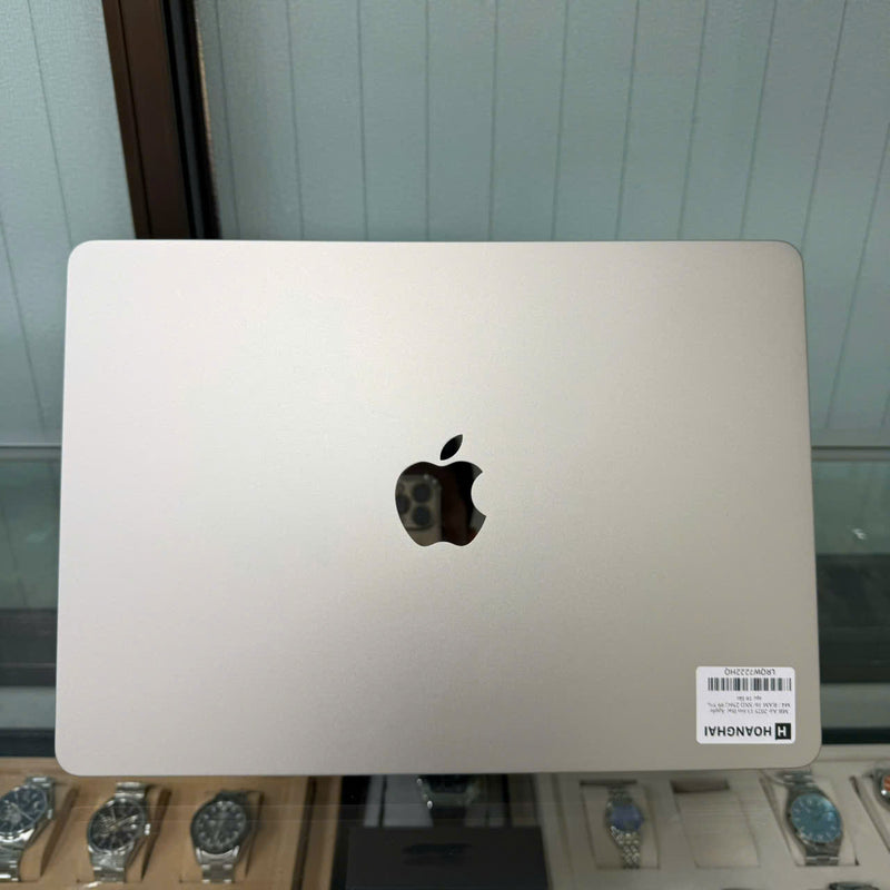 Macbook Air 2025 13.6in Bạc Apple M4/ RAM 16GB/ SSD 256GB 99,5% sạc 16 lần BPTN