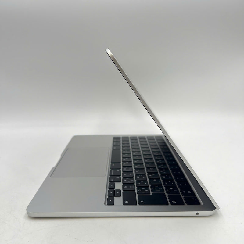 Macbook Air 2024 13.6in Bạc M3/ RAM 8GB/ SSD 256GB 100% Fullbox pin 100% sạc 2 lần BPTN
