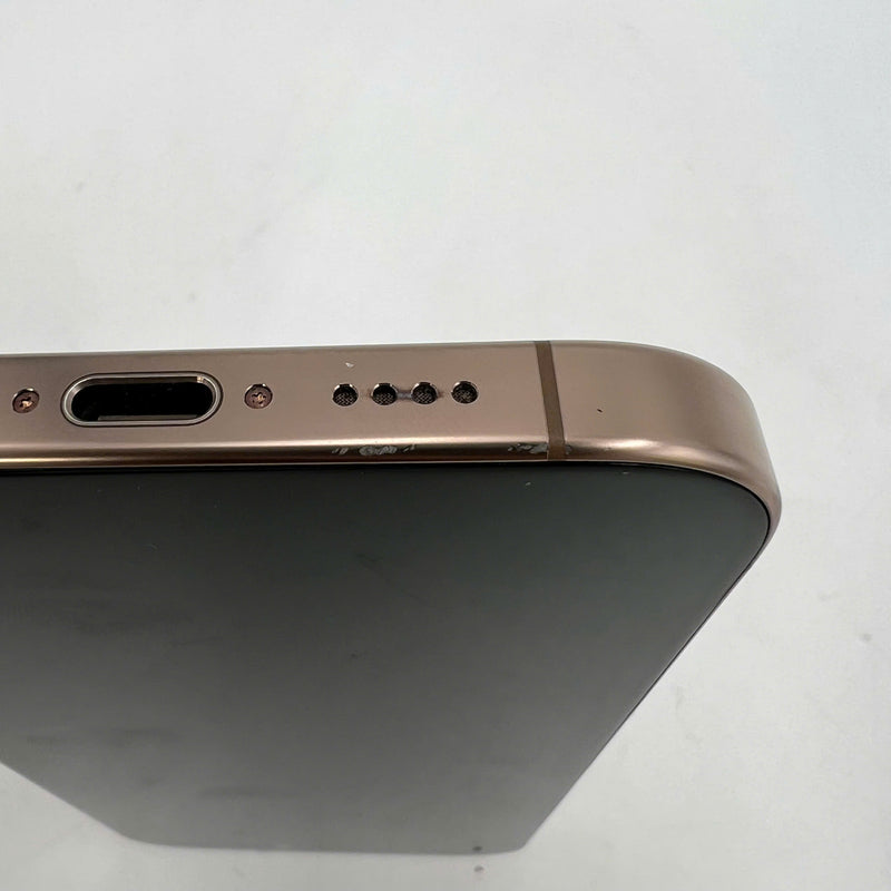 iPhone 16 Pro Max 256GB Vàng Sa Mạc 98% pin 89% Quốc Tế Apple (máy xước viền cam sau) - HH5834