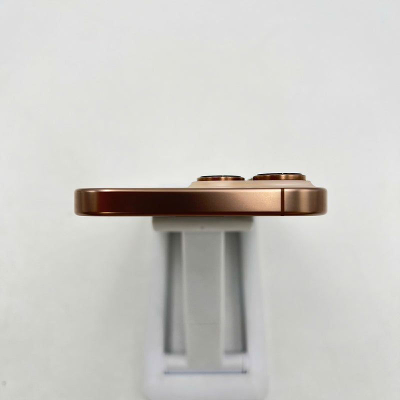 iPhone 16 Pro Max 256GB Vàng Sa Mạc 98% pin 89% Quốc Tế Apple (máy xước viền cam sau) - HH5834