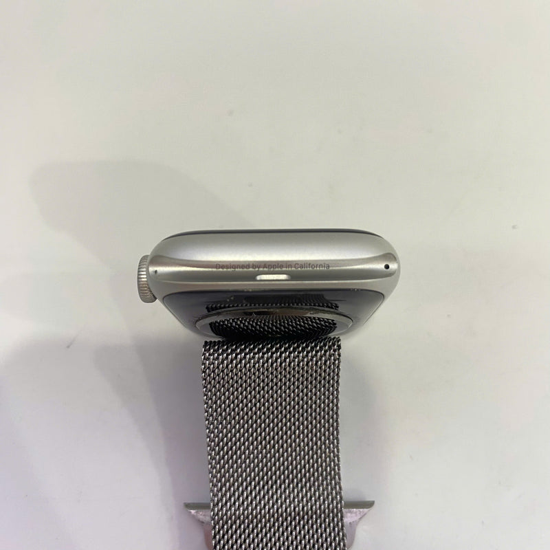 Apple Watch Series 5 44mm GPS 98% Fullbox Silver Aluminum Case with Milanese Loop (xước màn)