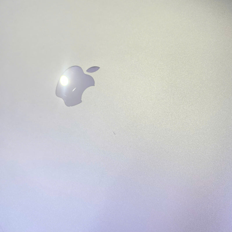 Macbook Pro 2019 16in Bạc Intel Core 97% i9/ RAM 16GB/ SSD 1TB  sạc 108 lần BPTN