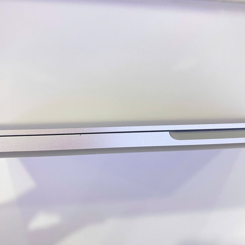 Macbook Pro 2019 16in Bạc Intel Core 97% i9/ RAM 16GB/ SSD 1TB  sạc 108 lần BPTN