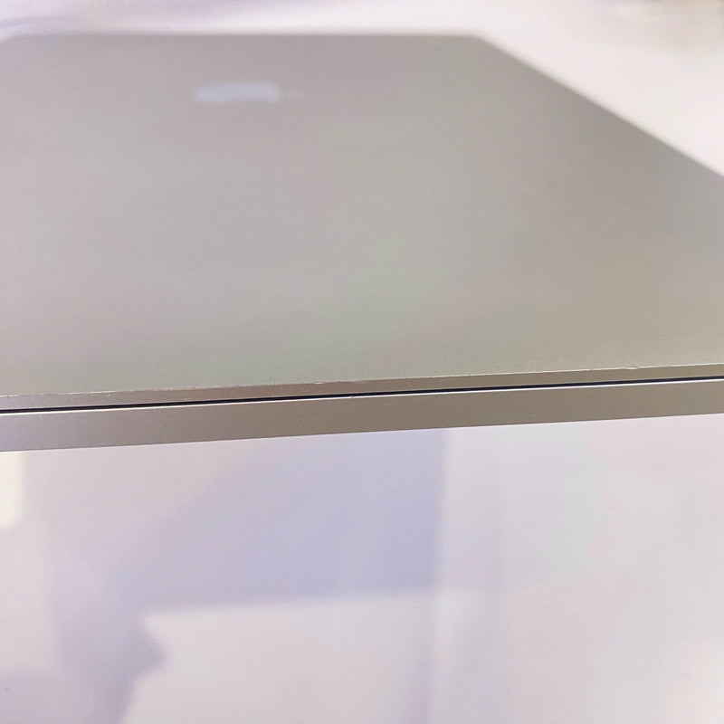 Macbook Pro 2019 16in Bạc Intel Core 97% i9/ RAM 16GB/ SSD 1TB  sạc 108 lần BPTN
