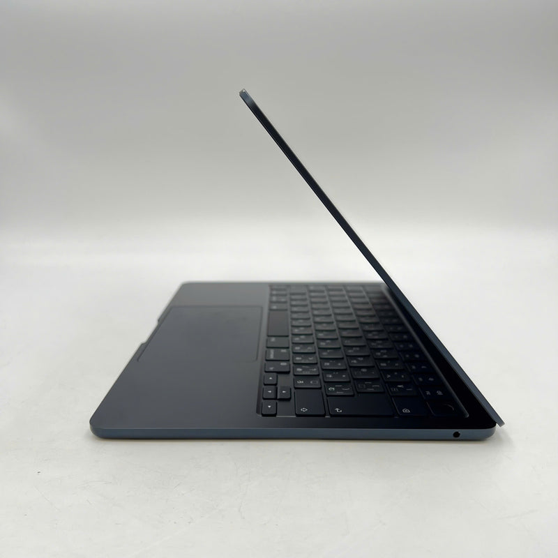 MacBook Air 2022 13.6in Midnight Apple M2/ RAM 16GB/ SSD 256GB 98% pin 100% (sạc 2 lần, xước viền) BPTN