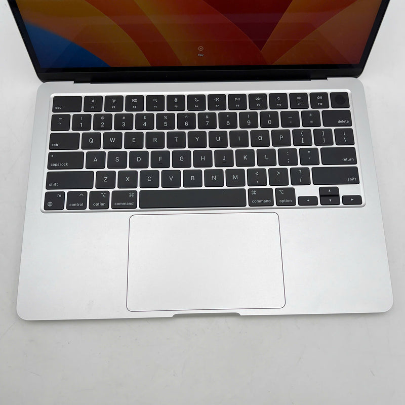 Macbook Air 2022 13.6in Bạc Apple M2/ RAM 8GB/ SSD 256GB 98% sạc 36 lần BPTN