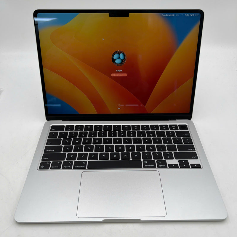 Macbook Air 2022 13.6in Bạc Apple M2/ RAM 8GB/ SSD 256GB 98% sạc 36 lần BPTN