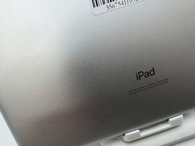 iPad Gen 8 2020 10.2in 32GB Silver 4G + Wifi 98% pin từ 85% từ AU (xước mặt lưng, xước viền, bụi màn, móp mặt lưng)