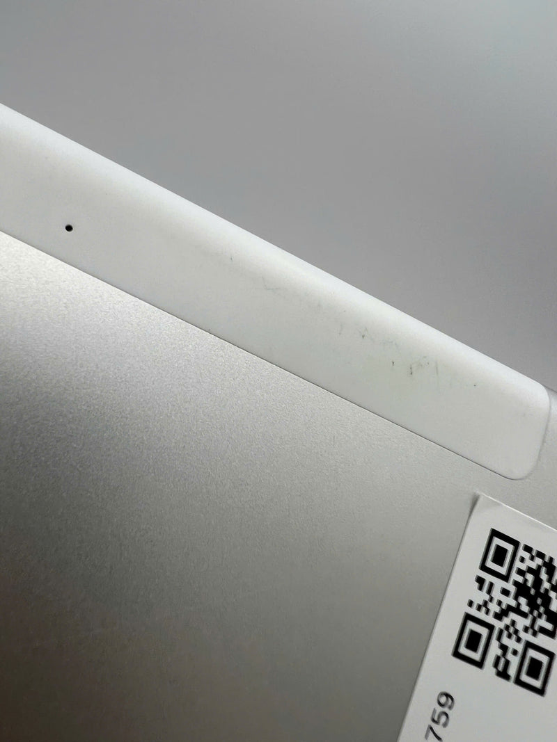 iPad Gen 8 2020 10.2in 32GB Silver 4G + Wifi 98% pin từ 85% từ AU (xước mặt lưng, xước viền, bụi màn, móp mặt lưng)