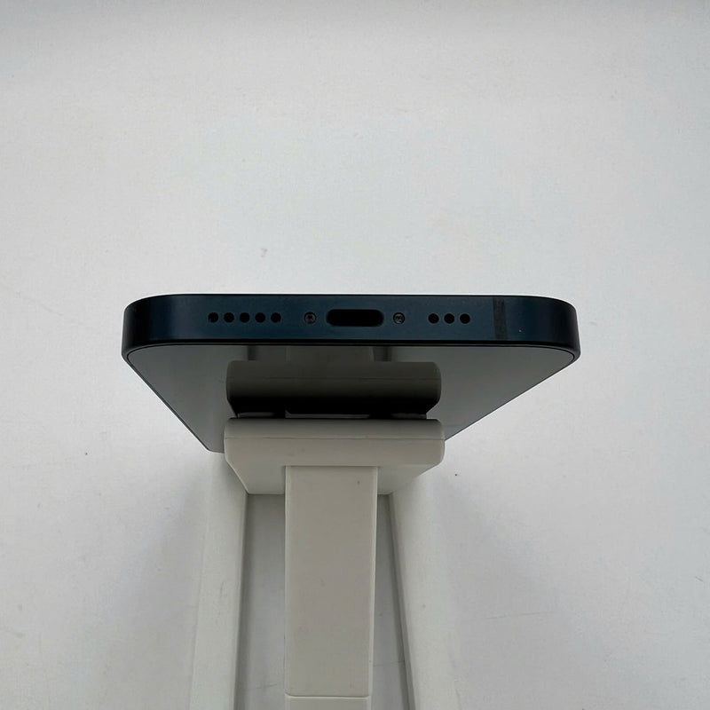 iPhone 13 128GB Đen 98% pin 91% Máy đã trả hết tiền mạng dùng như Quốc tế Apple (Ám xước viền, xước viền cam) - HH6182
