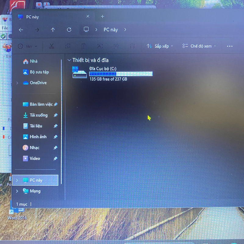 Dell Latitude 3520 15.6in i5 1145G7/ RAM 8GB/ SSD 256GB Likenew
