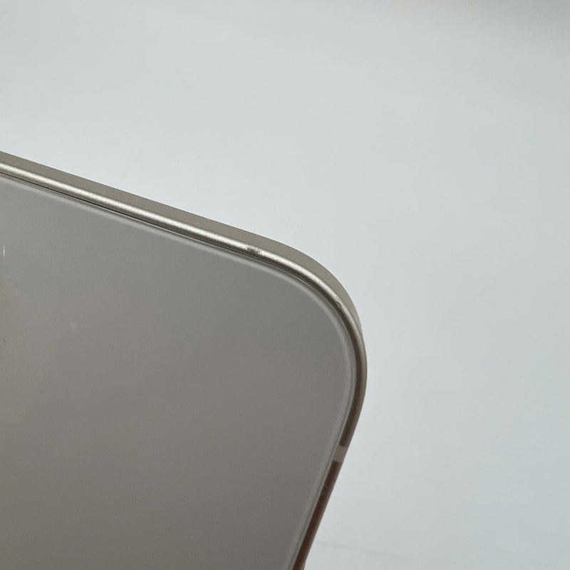 iPhone 14 128GB Trắng 98% pin 87% Quốc tế từ AU (Không dùng sim AU - xước màn, xước viền cam) - HH9149