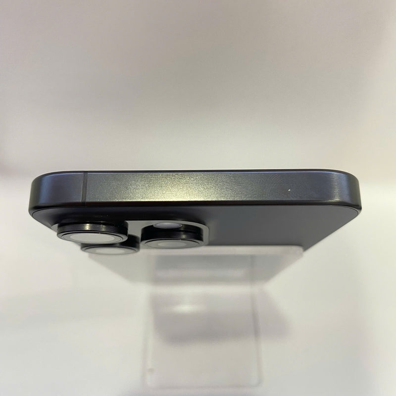 iPhone 15 Pro Max 256GB Đen 98% pin 89% Quốc tế từ SB (Không dùng sim SB - Xước sơn viền) - HH9612