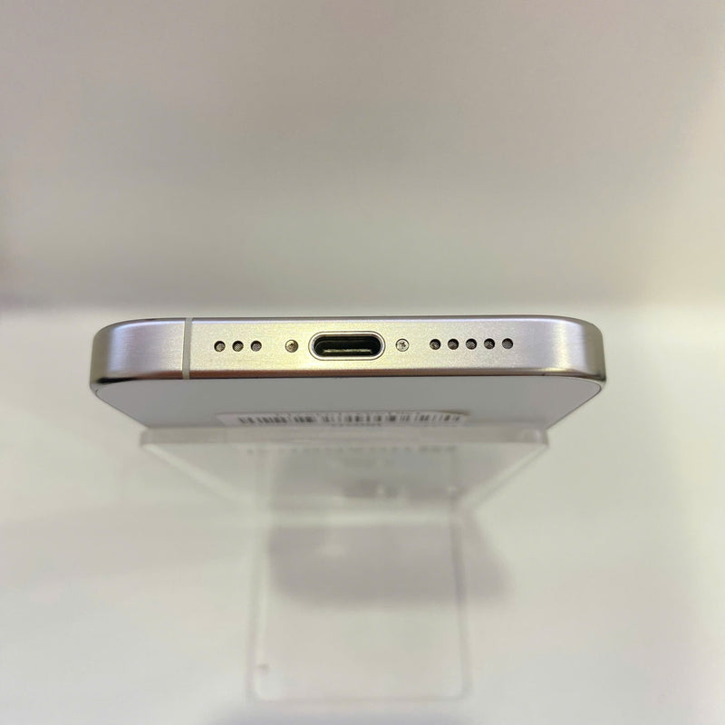 iPhone 15 Pro 256GB Trắng 98% pin 88% Quốc tế từ AU (Không dùng sim AU - đốm 0,5x/3x) - HH9714