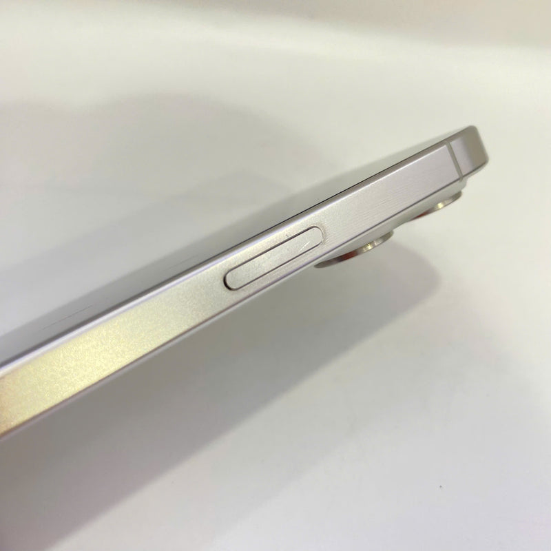 iPhone 15 Pro 128GB Trắng 98% pin 90% Quốc tế từ SB (Không dùng sim SB - đốm 0,5x xước viền) - HH8186