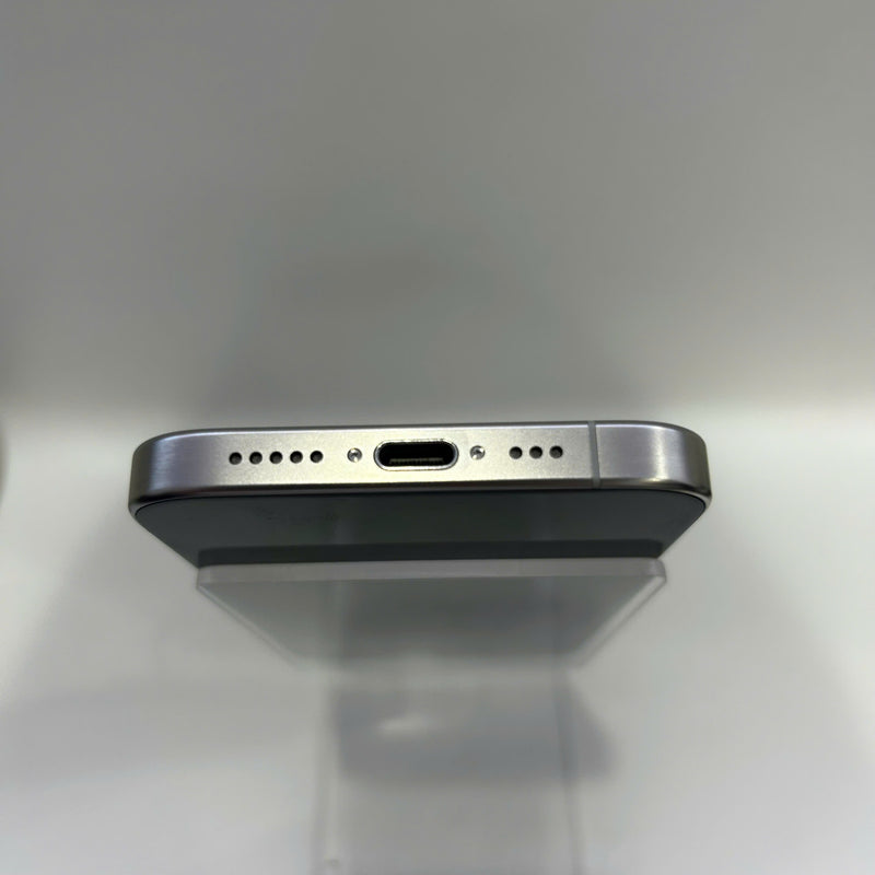 iPhone 15 Pro 128GB Trắng 98% pin 88%  Quốc tế từ SB (Không dùng sim SB - màn LKCH) - HH3701