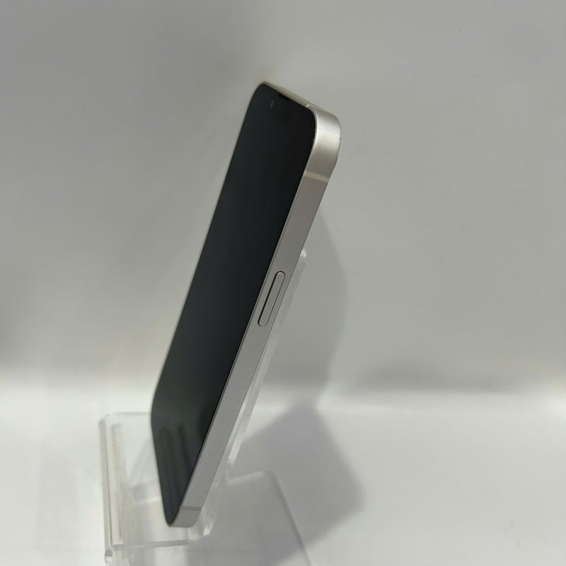 iPhone 13 256GB Trắng 98% pin 86% Quốc tế từ SB (Không dùng sim SB) (xước viền , xước camera) - HH2102