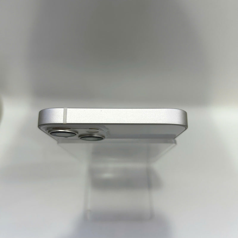 iPhone 13 256GB Trắng 98% pin 86% Quốc tế từ SB (Không dùng sim SB) (xước viền , xước camera) - HH2102
