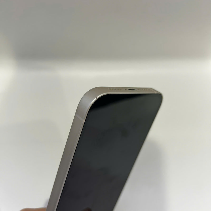 iPhone 13 256GB Trắng 98% pin 86% Quốc tế từ SB (Không dùng sim SB) (xước viền , xước camera) - HH2102