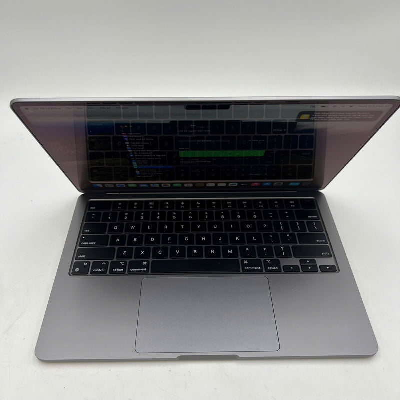 MacBook Air 2022 13.6in Xám Apple M2/ RAM 8GB/ SSD 256GB 98% pin 100% BPTA (sạc 61 lần)