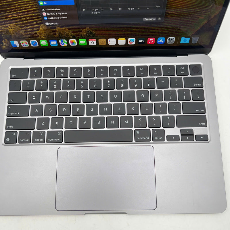 MacBook Air 2022 13.6in Xám Apple M2/ RAM 8GB/ SSD 256GB 98% pin 100% BPTA (sạc 61 lần)