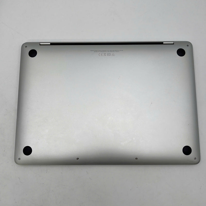 Macbook Pro 2022 13.3in Bạc Apple M2/ RAM 8GB/ SSD 256GB 98% pin 95% BPTN (sạc 18 lần - sứt viền)