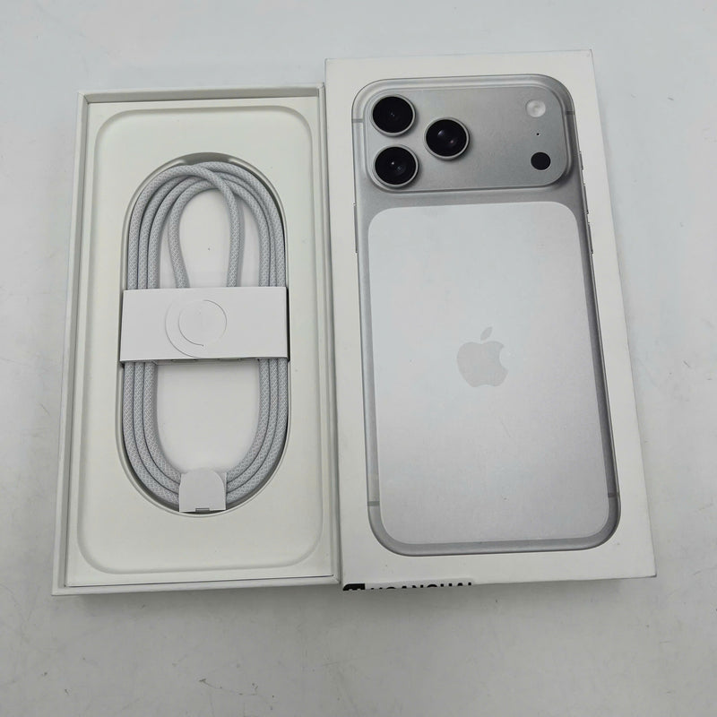 iPhone 17 Pro Max 2TB Bạc 100% FullBox Quốc tế từ RKT (Không dùng sim RKT) - HH3771